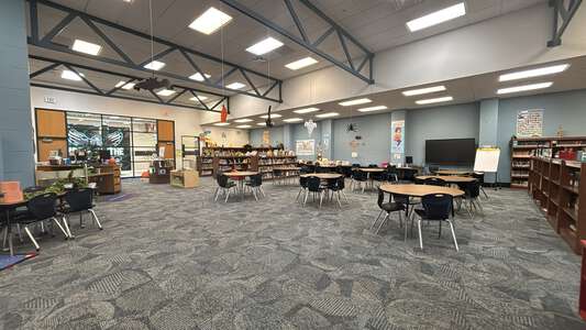 Heritage Trails Elementary School Media Center in Moore 4