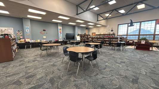 Heritage Trails Elementary School Media Center in Moore 5
