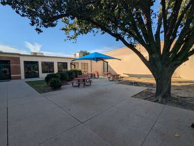 Pinkerton Elementary School Courtyard in Coppell 2