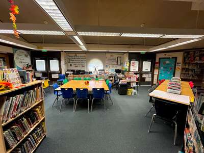 Glen Cove Elementary School Library in Vallejo