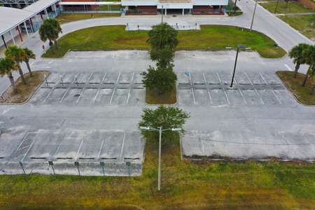 Eisenhower Middle School (1324) Parking Lot in Gibsonton