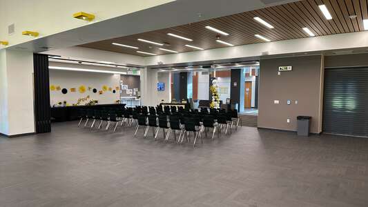 Mountain View High School Cafeteria in Mountain View 4