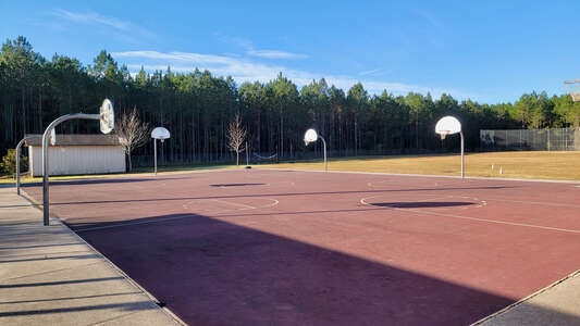 Shadowlawn Elementary School Outdoor Basketball Courts in Green Cove Springs