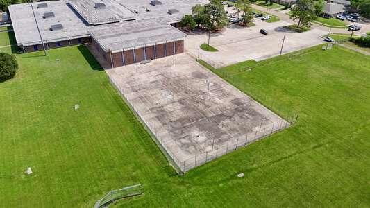 Sherwood Middle Academic Magnet School Outdoor Basketball Courts in Baton Rouge