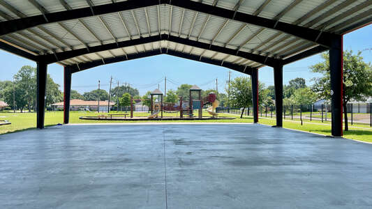 Lewis Elementary Outdoor Basketball Courts in Houston