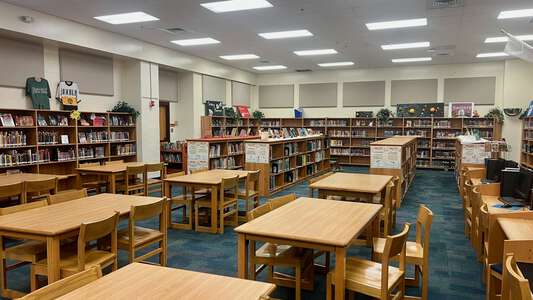 William James Middle School Library in Fort Worth 2