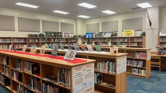 William James Middle School Library in Fort Worth 3