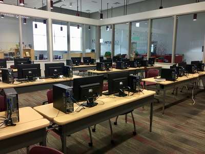 Alma Brewer Strawn Elementary School Computer Lab in Dale 2