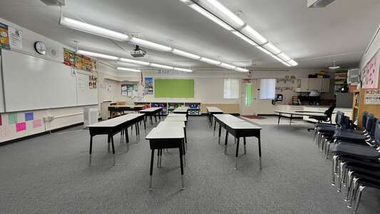 Spring Creek Elementary School Classroom Standard in Eugene