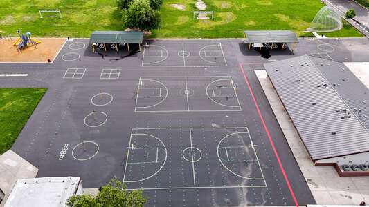 Caswell Dual Language Academy, Academia Bilingüe Elementary School Outdoor Basketball Courts in Ceres 2