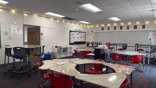 Coppell High School Ninth Grade Room A100 - Classroom - CHS9 in Coppell 4