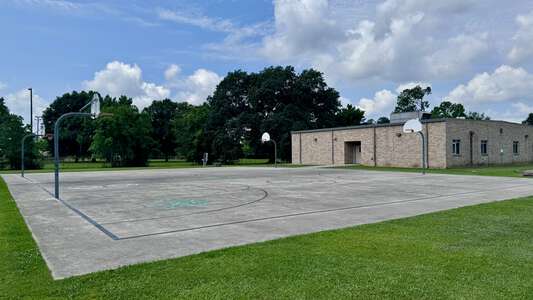 Twin Oaks Elementary School Outdoor Basketball Courts in Baton Rouge