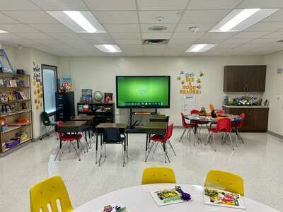 Maple Lawn Elementary School Classroom Standard in Dallas 2