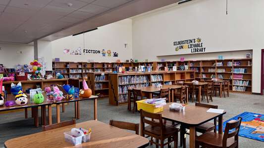 Ascher Silberstein Elementary School Library in Dallas 2