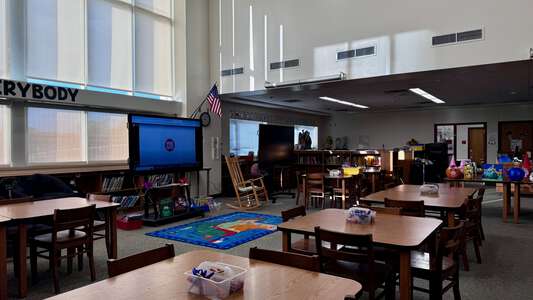Ascher Silberstein Elementary School Library in Dallas 4