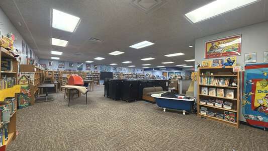 Tinker Elementary School Library in Oklahoma City 3