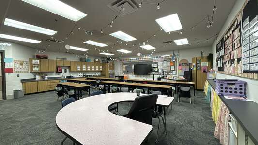 Wayland Bonds Elementary School Classroom Standard in Oklahoma City 4