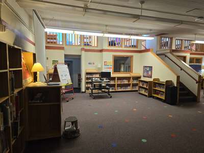 Maplewood K-5 School Library in Portland