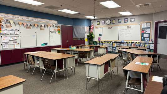 Sundown Elementary School Classroom Standard in Lancaster 4