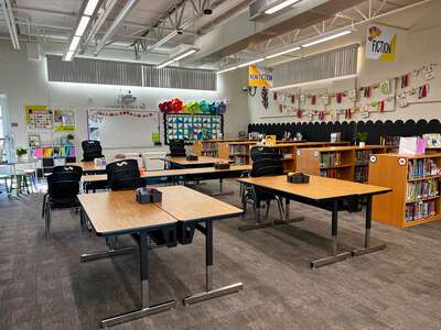 Ellis - Robert and Sandy Elementary School Library in Henderson