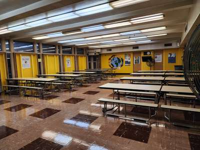 Kershaw - Joshua D Kershaw Elementary School Cafeteria in Chicago 3