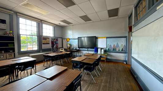 Joseph C. Moscona School Classroom Standard in Metairie 2