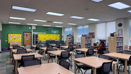 Kilmer - Joyce Kilmer Elementary School Library Conference Room in Chicago