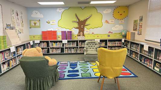 Mno Grant Elementary School Library in Antioch