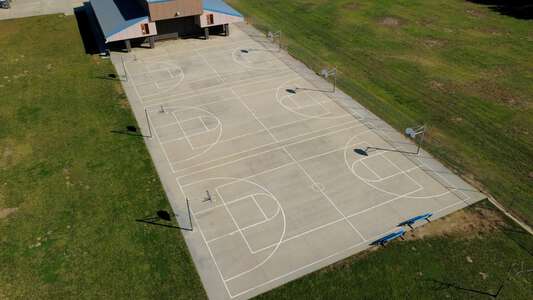 Los Tules Middle School Outdoor Basketball Courts 2 in Tulare 2