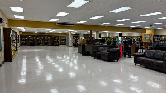Bonnabel Magnet Academy High School Library in Kenner 3