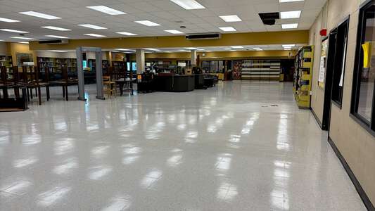 Bonnabel Magnet Academy High School Library in Kenner 2