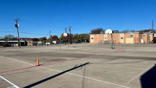 Waverly Park Elementary School Outdoor Basketball Courts in Fort Worth