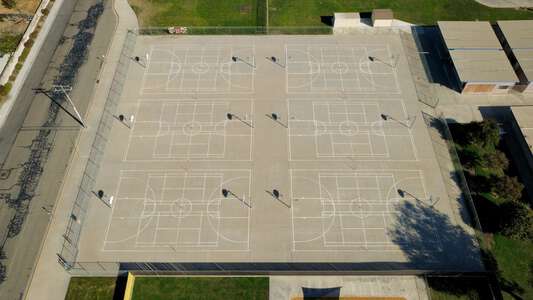 Los Tules Middle School Outdoor Basketball Courts 1 in Tulare 2