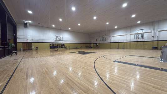Midwest City High School Gym - Old in Midwest City 3