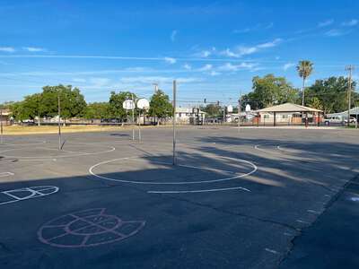Hagginwood Elementary School Outdoor Basketball Courts 2 in Sacramento