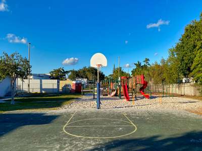 Lloyd Estates Elementary School Outdoor Basketball Courts 2 in Oakland Park
