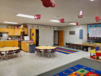 Winter Gardens School Classroom Standard in Lakeside