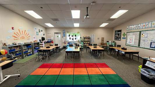 Lucas Elementary Dual Language Academy School Classroom Standard in Ceres 3