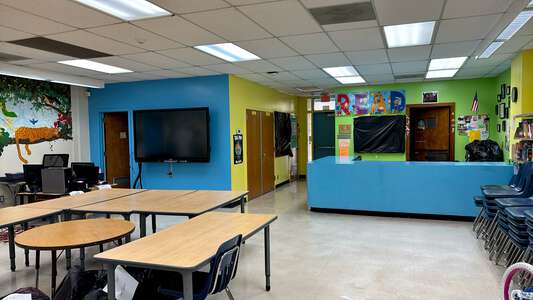 Greenlawn Terrace Elementary School Library in Kenner 2