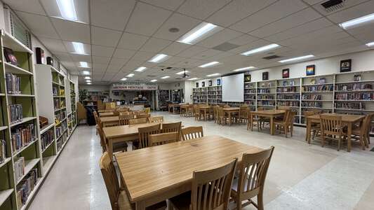 Luther Burbank Middle School Library in Burbank 2