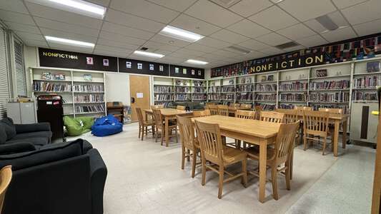 Luther Burbank Middle School Library in Burbank 4