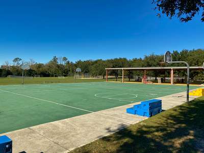 Umatilla Elementary Outdoor Basketball Courts in Umatilla