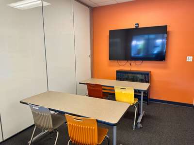 Burlingame Intermediate School Library - Study Room in Burlingame