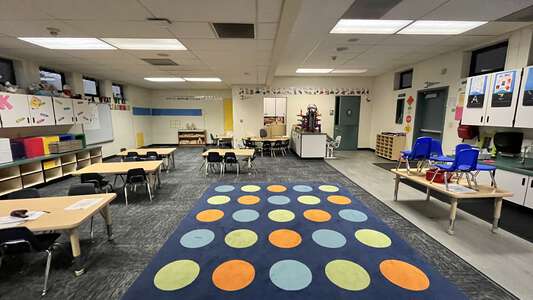 Hillview Crest Elementary School Classroom Standard in Hayward