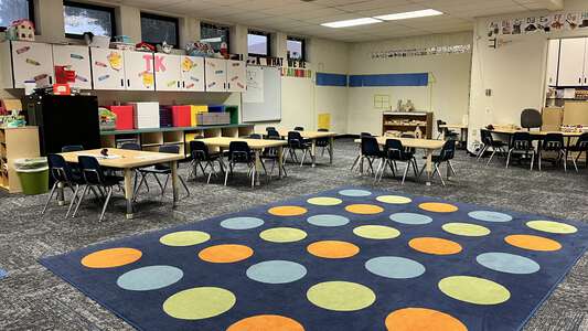 Hillview Crest Elementary School Classroom Standard in Hayward