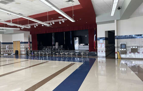 Henrie Elementary School Cafeteria in Dallas