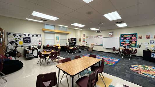 Enders Community Service and Leadership Magnet Elementary School Classroom Standard in Wichita 3