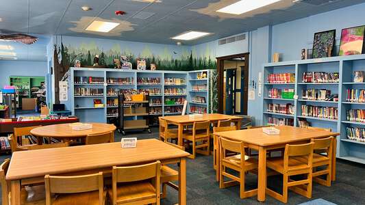 De Zavala Elementary School Library in Fort Worth