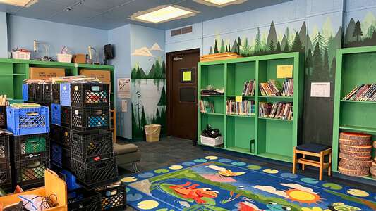 De Zavala Elementary School Library in Fort Worth
