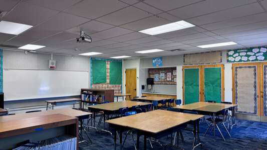 Aviation Elementary School Classroom Standard in Hawthorne